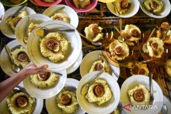 Tradisi berbuka puasa dengan Bubur Peca di Samarinda