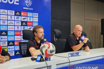 Pelatih Persija Mauricio Souza soroti lapangan JIS yang kurang ideal