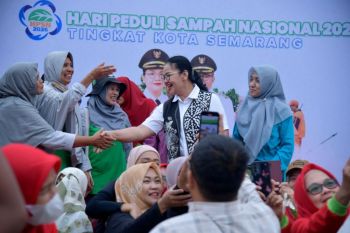 Pemkot Semarang bersama warga galakkan bersih Sungai Jaten