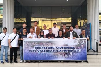 Forum BUMN Riau salurkan bantuan untuk warga korban banjir di Palembayan Agam