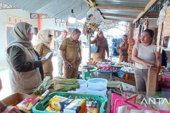 Pemkab Parimo dan Bapanas inspeksi harga pangan di pasar tradisional