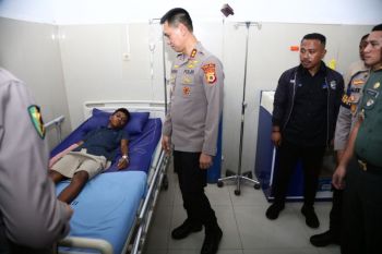 Kapolda Maluku temui korban kekerasan personel Brimob di rumah sakit dr. Latumeten Ambon