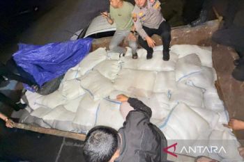 Polresta Samarinda sita 10 ton miras jalur darat