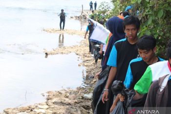 Warga OKU diingatkan tidak membuang sampah di Sungai Ogan