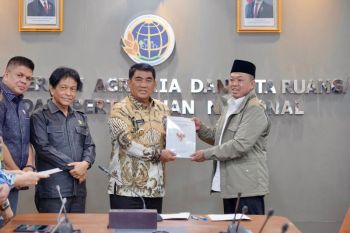 Serahkan Persub RTRW kepada Gubernur Sulawesi Utara, Menteri Nusron minta RTRW Provinsi jadi acuan penyusunan RTRW Kabupaten/Kota