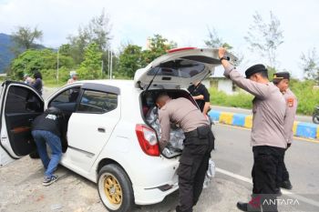 Polda Papua Barat sita senjata tajam saat Operasi Pekat di Manokwari