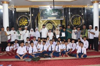 Dibuka Wako Fadly Amran, 1.100 masjid serentak mulai Pesantren Ramadhan di Padang