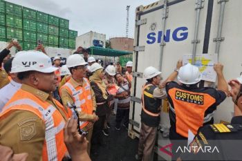 Wagub Papua lepas ekspor perdana 17,8 ton produk tuna olahan ke Amerika Serikat