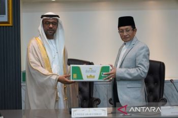 UEA hadiahi Indonesia 30 ton kurma premium