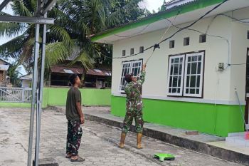 Satgas TMMD percepat pekerjaan rehap Mushola Al Munawar Desa Penutuk