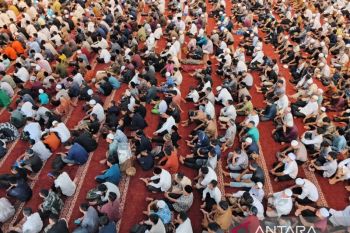 Polda Sumbar gelar tabligh akbar hadirkan Ustad Adi Hidayat