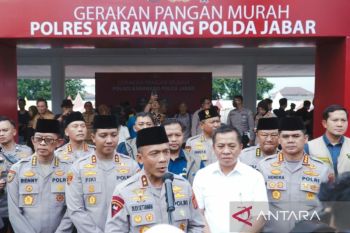 Masyarakat padati Bazar Pangan Murah Polres Karawang dan Polda Jabar
