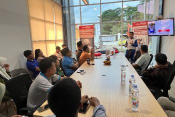 Asmo Sulsel bekali karyawan Astra Traknus edukasi berkendara aman