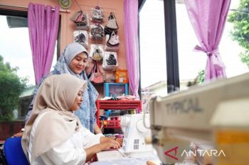 Menjaga momentum ekonomi dengan memperkuat daya beli rakyat