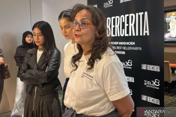 Christine Hakim tak kuat menahan tangis ceritakan perannya dalam film