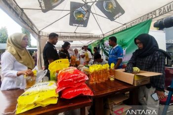 Ramadhan tiba, Kejari Dompu gelar pasar murah tekan inflasi