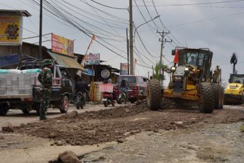 IMIP benahi 10 titik sepanjang 1,2 Km ruas trans Sulawesi