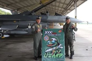 Danlanud Iswahjudi sematkan badge 2.000 jam terbang Mayor Fulgentius