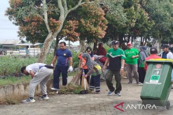 Bupati Kobar minta masyarakat tetap bantu pemkab jaga kebersihan