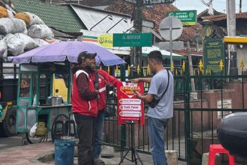 Di tengah cashless, Driver JogjaKita justru raup cuan dari uang tunai di war takjil