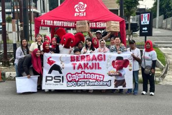 PSI se-Kota Semarang gelar berbagi takjil pada masyarakat