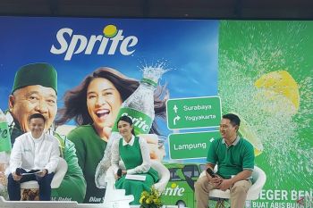 Dian Sastro pilih buka puasa bareng keluarga di rumah