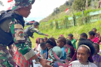 Satgas Yonif 511/DY pastikan warga Tima peroleh makanan bergizi gratis setiap pekan