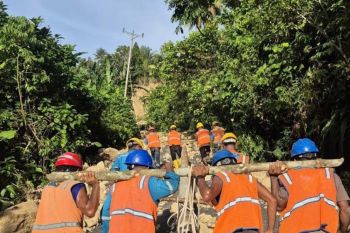 PLN UP3 Tobelo tuntaskan pemulihan kelistrikan pascabanjir dan longsor di Loloda dan Loloda Utara