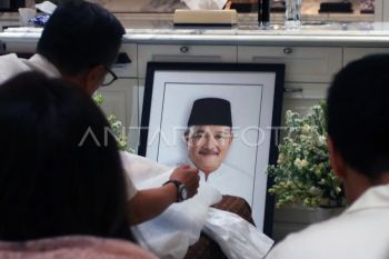 Mantan Gubernur Sumsel Alex Noerdin meninggal dunia
