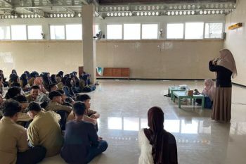 Mahasiswa KKN-Dik UMS gandeng puskesmas gelar edukasi seks dan bullying