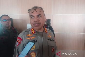 Kapolda Papua Tengah pantau tambang emas ilegal di Kapiraya