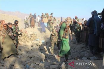 Dunia terkini, Pakistan perang dengan Afghanistan