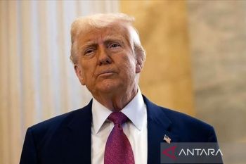 Trump kaji opsi militer terhadap Iran