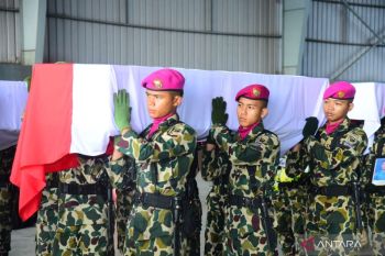 Pangkormar memimpin pelepasan jenazah prajurit korban longsor di Cisarua