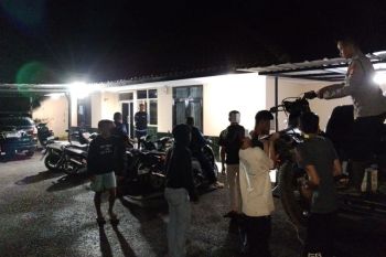 Polisi bubarkan balapan liar sepeda motor di Garut
