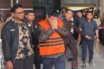 Komisi Pemberantasan Korupsi sebut tersangka suap Bea Cukai gunakan lebih satu mobil