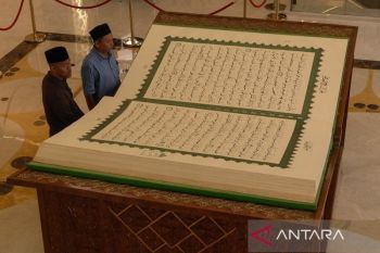 Mushaf Al Quran 3x2 meter karya UNSIQ jadi daya tarik wisata di Solo