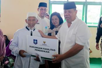 Tebar Kebaikan Ramadhan, Gubernur Babel salurkan zakat BAZNAS di Penyamun