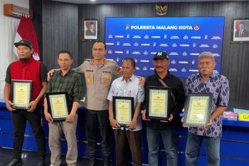 Bubarkan balap liar, lima warga Malang dapat penghargaan dari Polisi