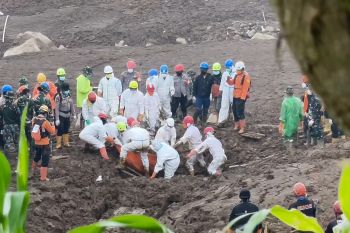 Tim SAR temukan korban longsor Cisarua di luar daftar pencarian