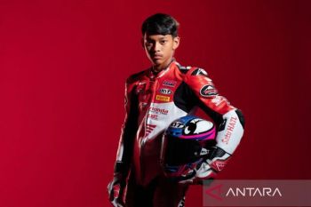 Veda Ega Pratama mulai race di posisi empat