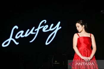 Laufey umumkan edisi deluxe album A Matter of Time dan rilis lagu baru