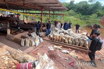 Polri tetapkan tujuh tersangka penyelundupan pasir timah ke Malaysia