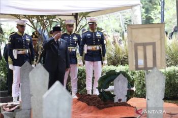 Mentan Amran: Try Sutrisno berdedikasi tinggi bagi bangsa dan negara
