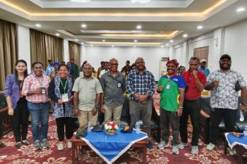Pelatihan VCO langkah konkret YPMAK tingkatkan nilai tambah buah kelapa