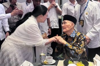 Ketua DPR menilai mendiang Try Sutrisno sosok hangat dan bersahaja
