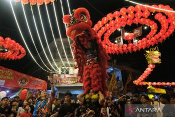 Ribuan warga hadiri Pawai Lampion Imlek 2577 di Singkawang Kalbar