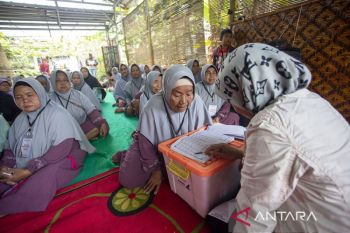 Bukan sekadar mengaji, intip kesibukan pesantren lansia di Tegalurung: belajar Hukum Islam hingga Tajwid di usia senja