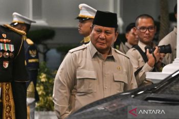 Prabowo invites former presidents to palace for talks