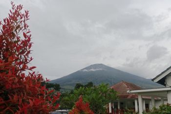 Pendakian Gunung Rinjani di NTB dibuka 1 April 2026